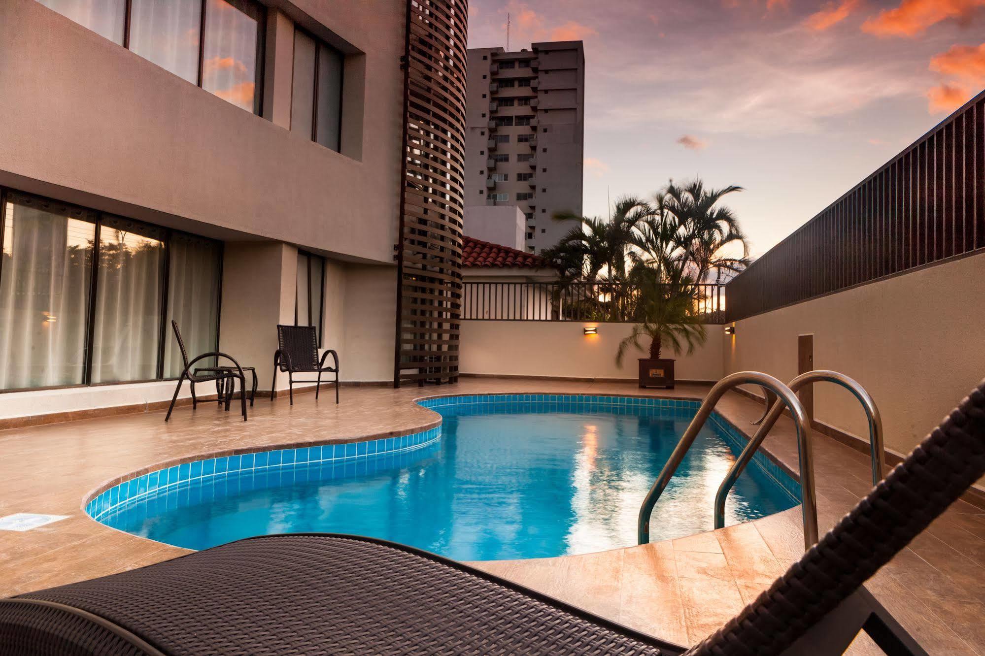 Mai Suites Apart Hotel 圣克鲁斯 外观 照片